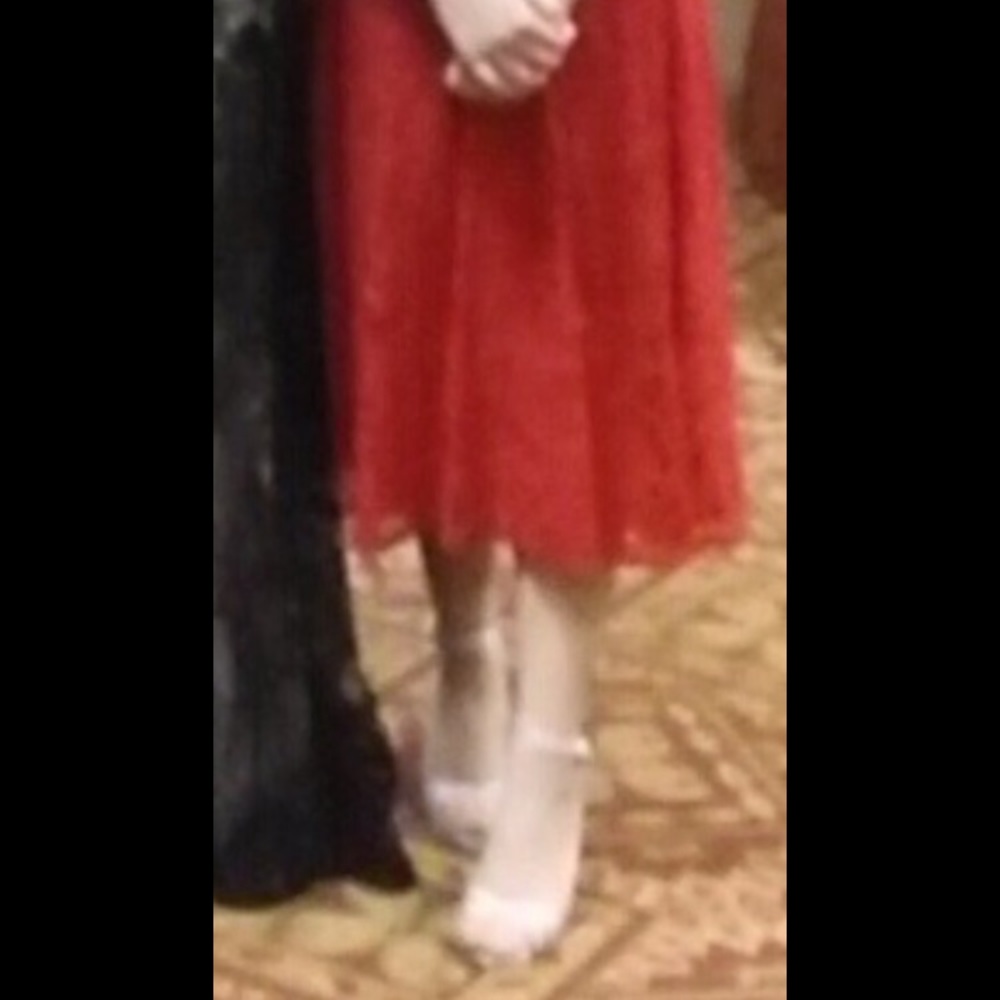 Beautiful red lace knee length dress - Picture 8 of 8